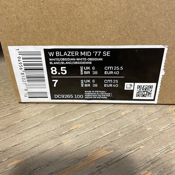 Never Worn! Women’s Blazer Mid ‘77 SE, Goat verified! - Picture 10 of 11